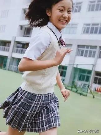 菱格纹格子裙,女人味十足的打底裙