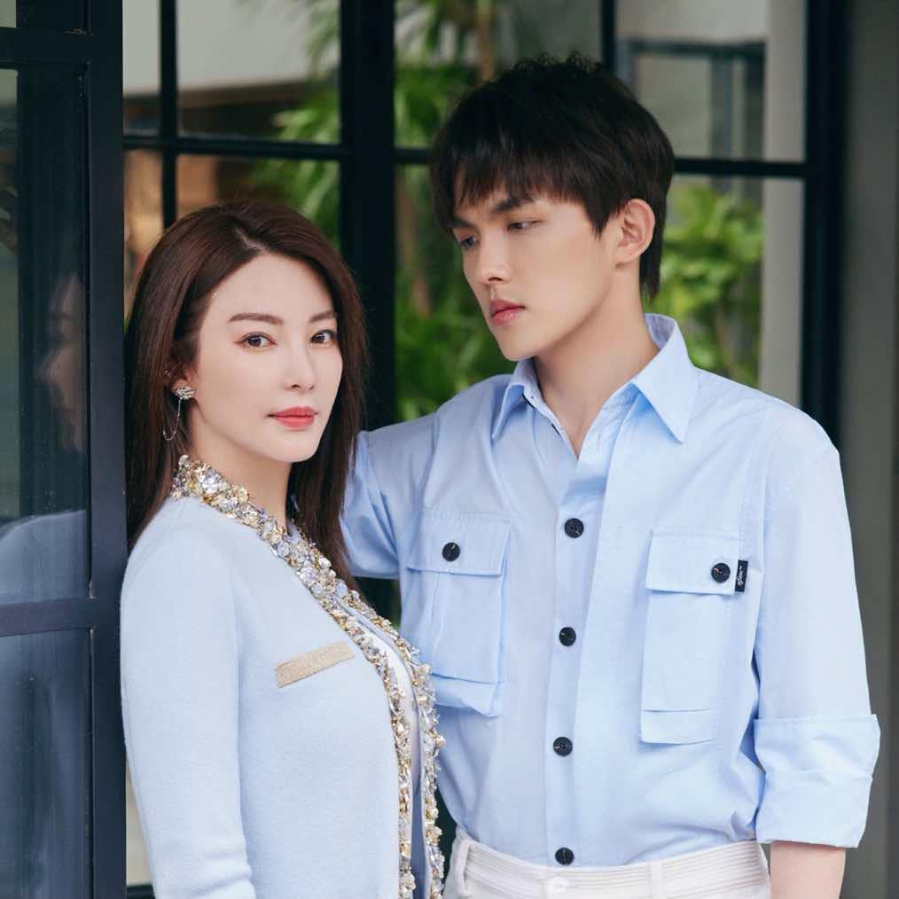 张雨绮御姐出场,张雨绮一向肤白貌美很有御姐气质