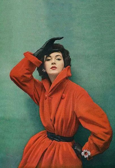 为什么说赫本的穿搭是法式风格 (赫本最经典的着装)