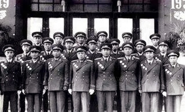 1955年军队授衔都授了什么军衔,1955年授予中将军衔的将军名单