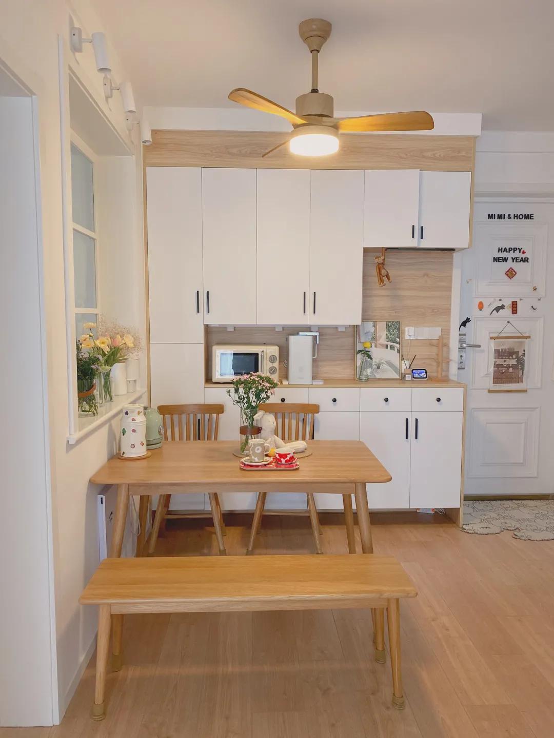 又一独居女孩爆红！买下60m²二手房，仅花4.5W装成全能“大胃王”