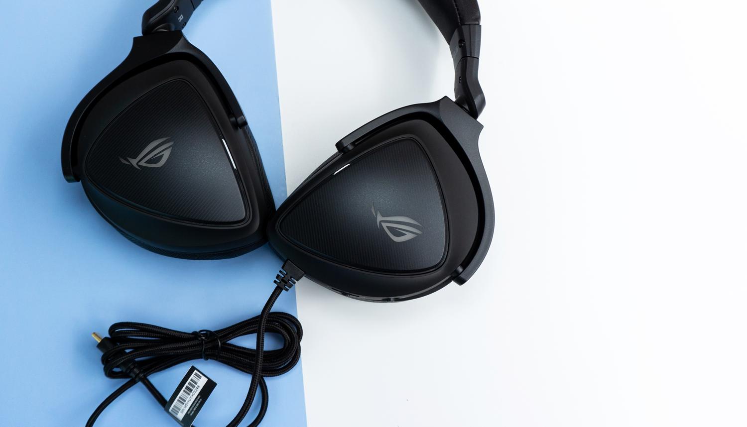 游戏宅理想桌面,电竞头戴式耳机rog棱镜s