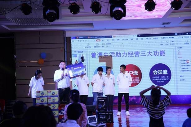 秋风送爽丹桂飘香秋雨绵绵,秋风送爽丹桂飘香秋意浓