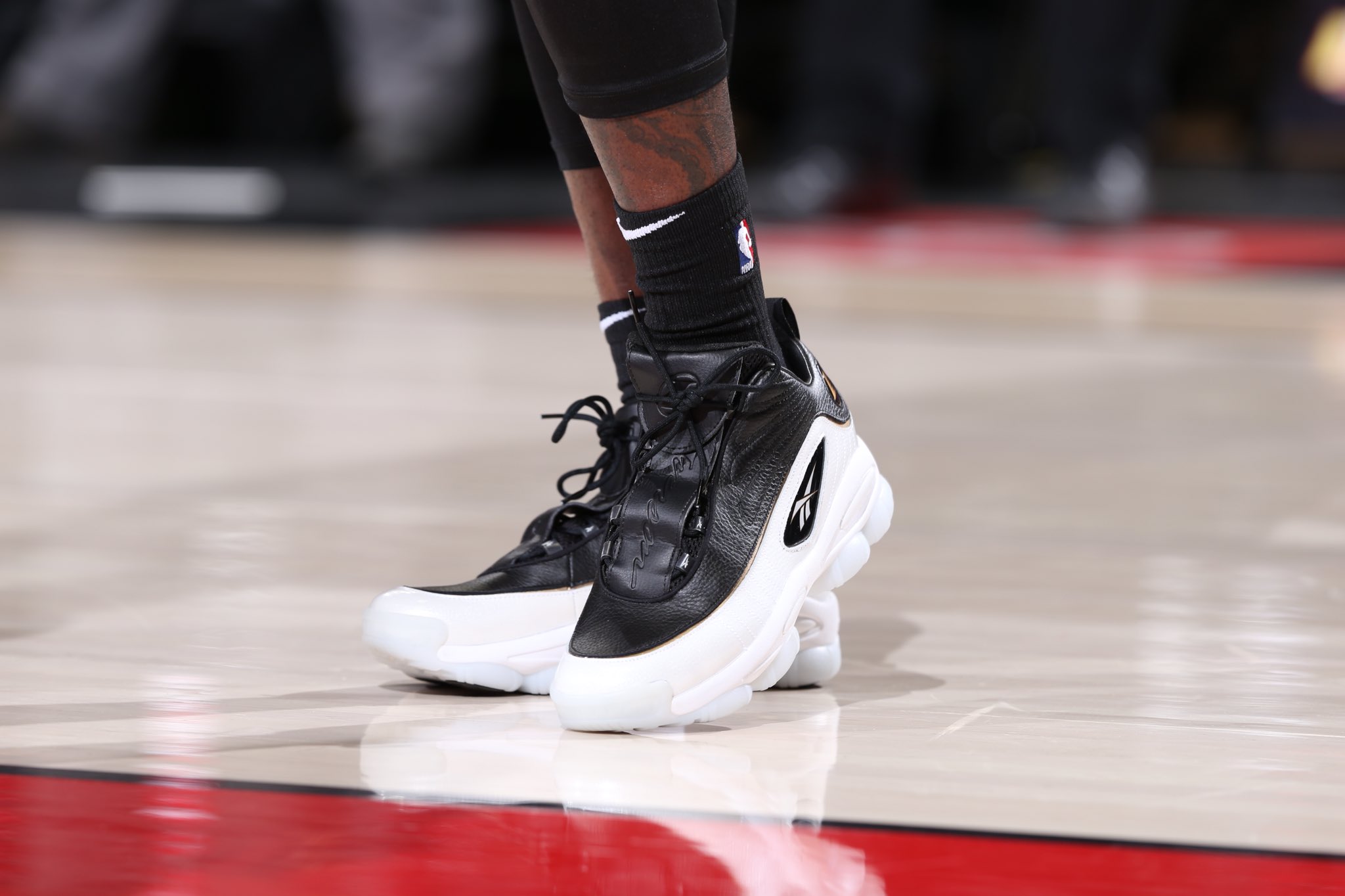 NBA今日球鞋精选：NIKE未来外线头牌“内战”塔克上脚稀有AJ4