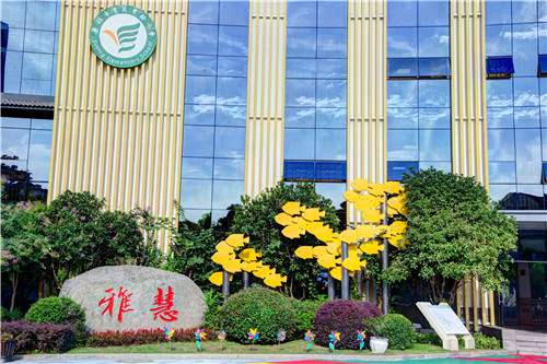 群山环抱的校园,无锡市育英小学