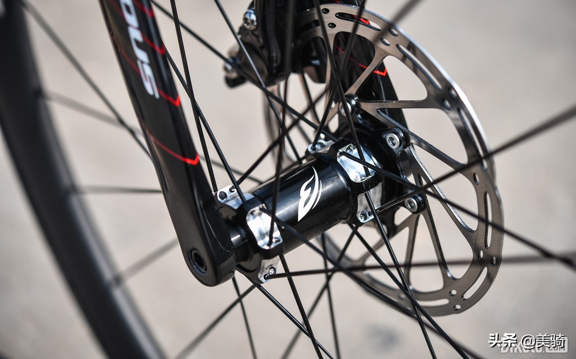 瑞豹robinevo和sparksramevo对比,瑞豹无线电变公路车