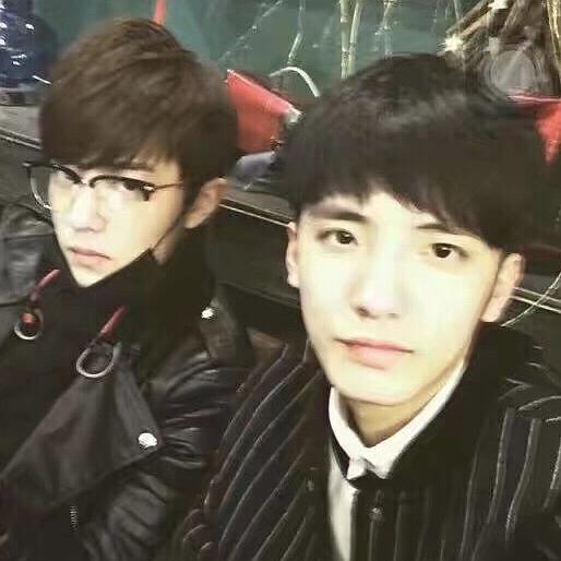 鏄撶儕鍗冪幒鐜嬭仾,鏄撶儕鍗冪幒鍜岀帇鎬濊仾鍚堢収