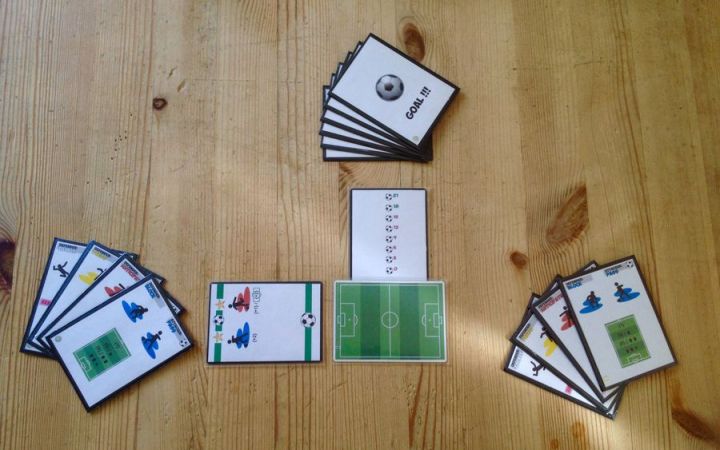 适合大人玩的足球桌游,这是你没玩过的推塔游戏