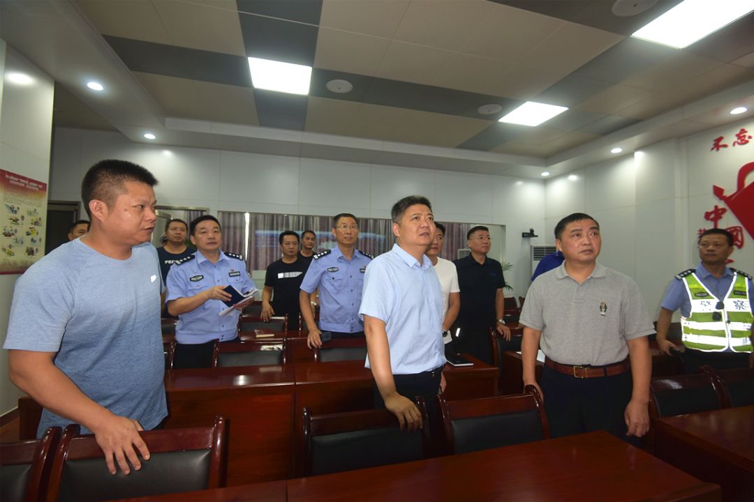 公安局主要领导督导检查交通,副区长调研督导道路交通安全工作