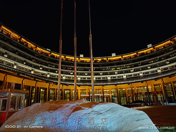 iqooz1天玑1000是骁龙多少,iqooz1全面评测首发天玑1000plus