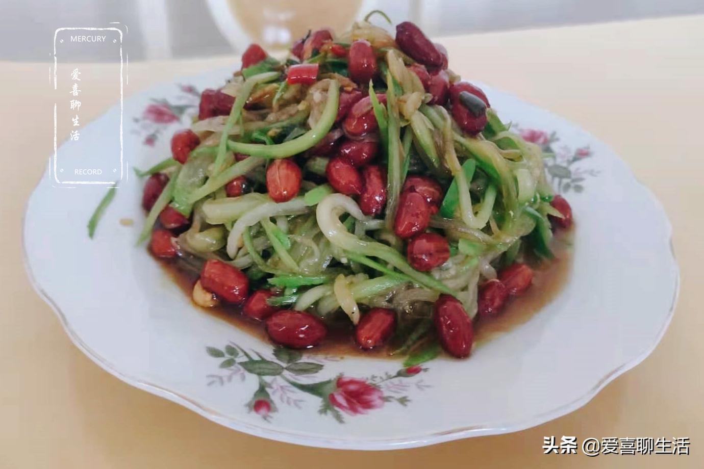 夏至后这菜正当季，买来擦丝加花生一起拌，酸香开胃，天热吃真爽