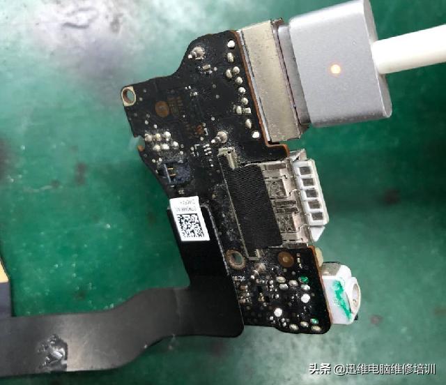 苹果macbook键盘进水怎么处理,macbook进水官方店维修多少钱