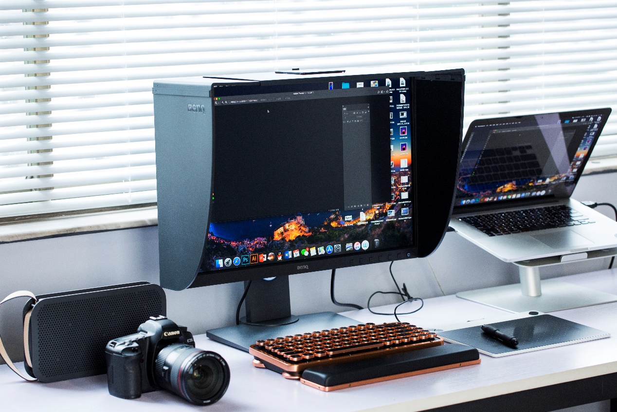 摄影修图的显示器要求多大,一般摄影师用什么显示器修图