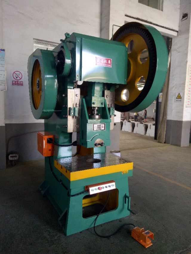 冲床开机注意事项,大型冲床操作注意事项