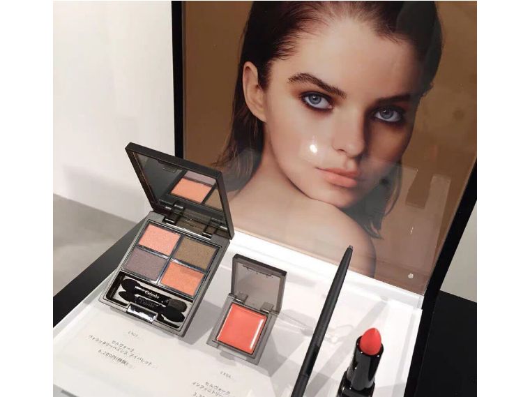 秋冬眼影2022百搭款,秋冬款眼影推荐