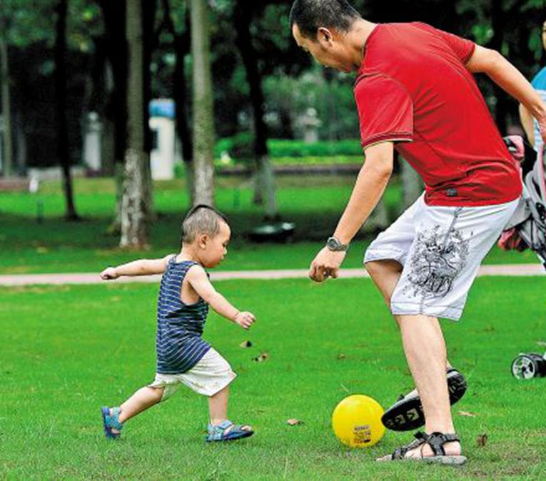 9岁小孩为什么妈妈一走孩子就哭,妈妈一走宝宝就哭闹怎么办