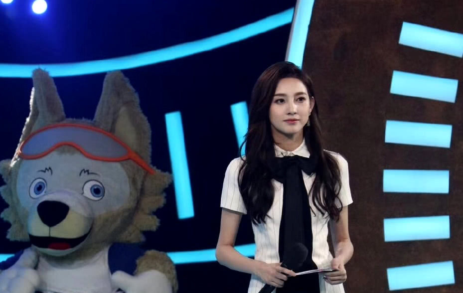 央视一姐曾比董卿还红的女人,央视主持人李红董卿谁更漂亮