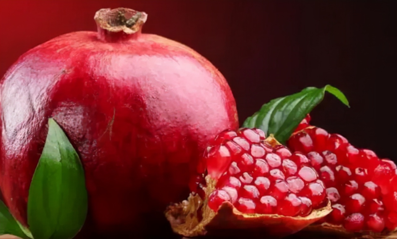 秋天吃石榴的功效,秋天吃石榴有什么好处有禁忌吗