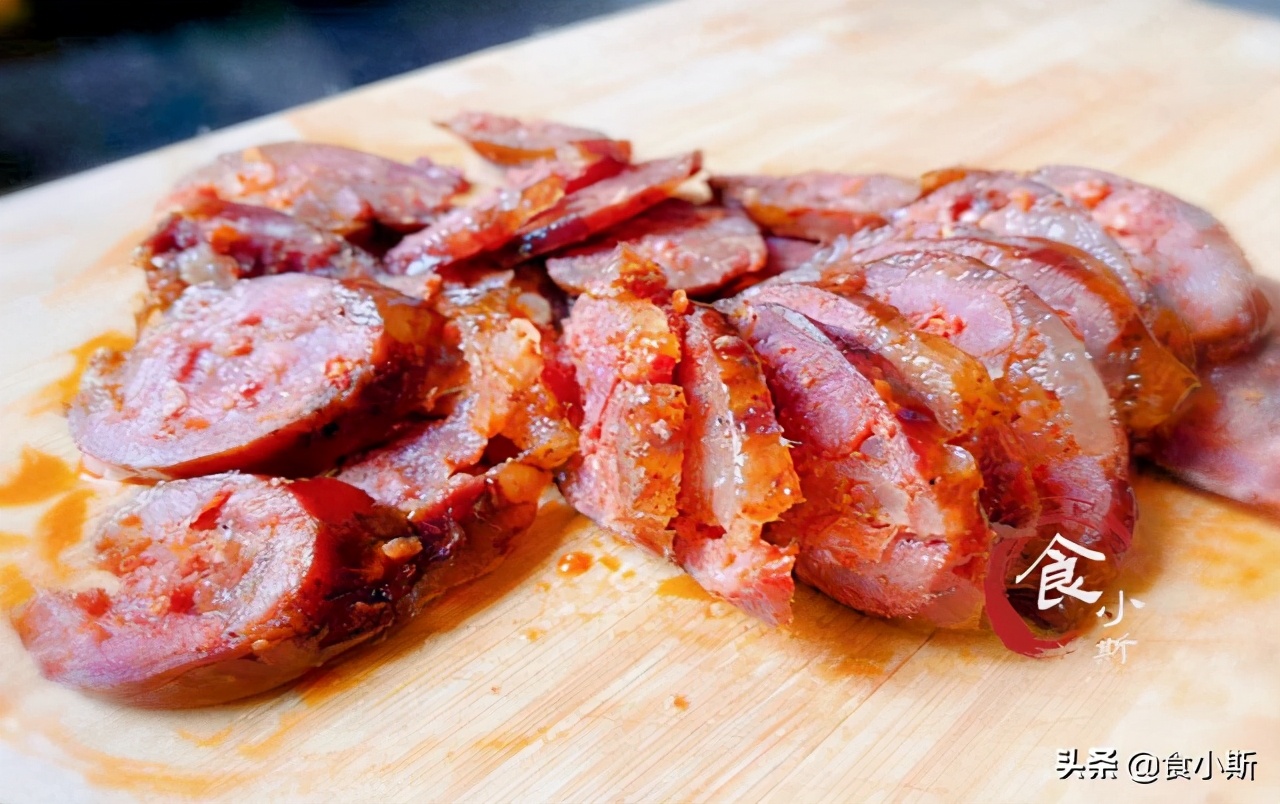 灌肠的家常做法晾晒之前还扎孔吗,灌肠晒干后怎么做好吃