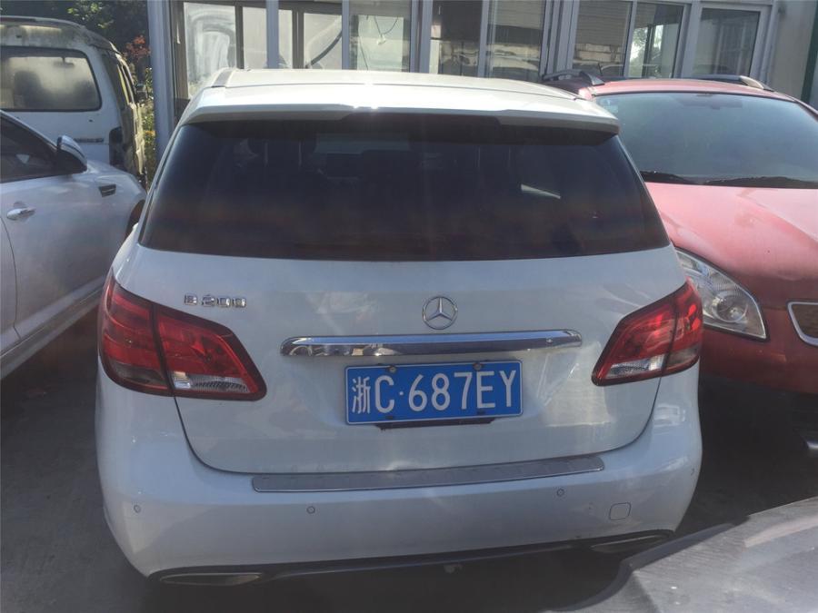 拍卖成功！浙江省温州市一辆车牌浙C687EY梅赛德斯奔驰牌小型汽车
