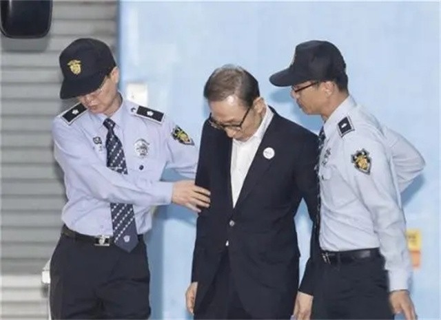 韩国前总统李明博出狱,韩国前总统李明博被判17年