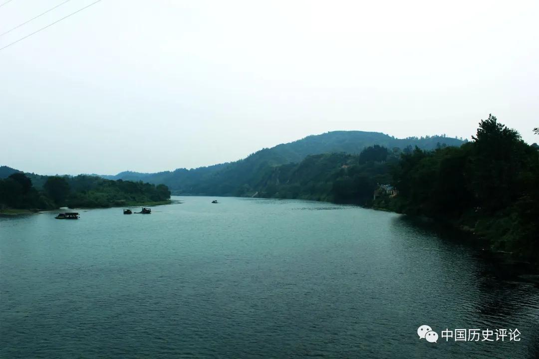 屈原为什么要投江自沉,屈原为什么投江而死的原因简略