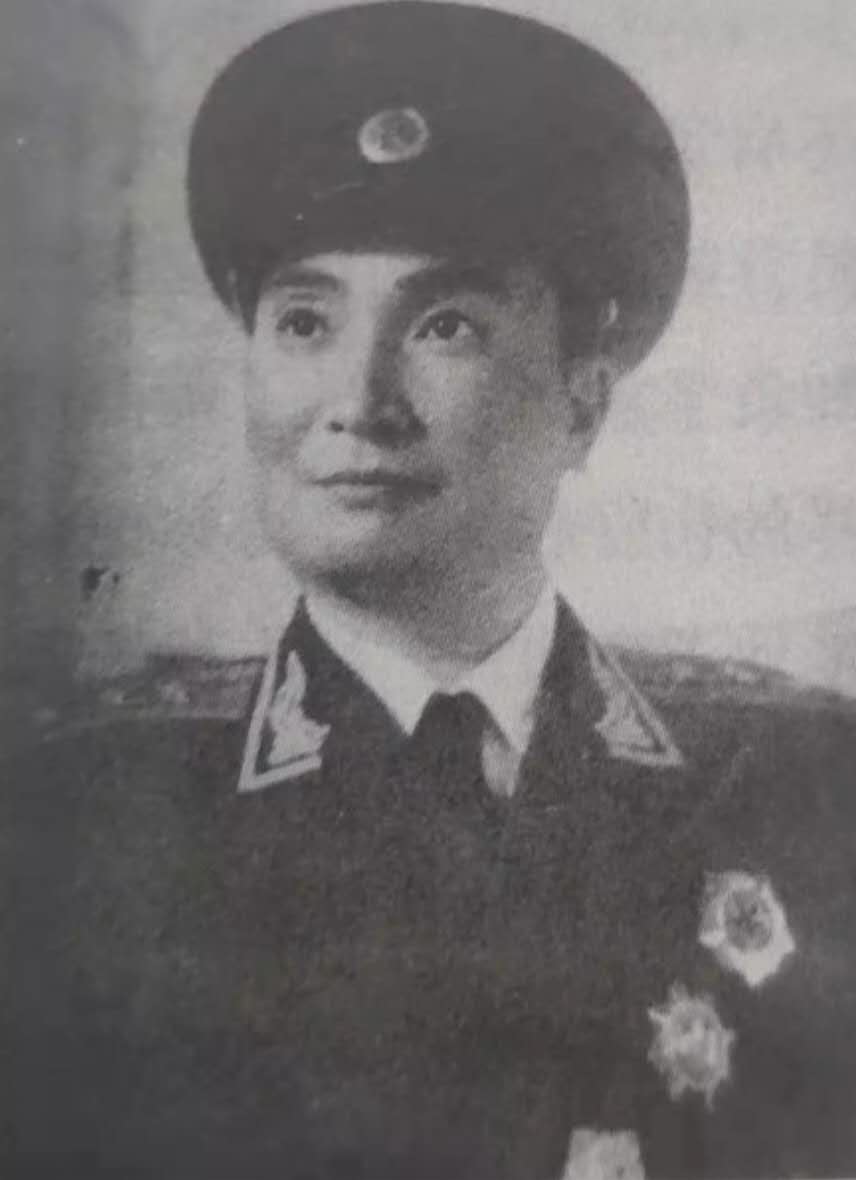 草鱼炖鱼汤怎么做才好喝又营养,钓了三条大草鱼