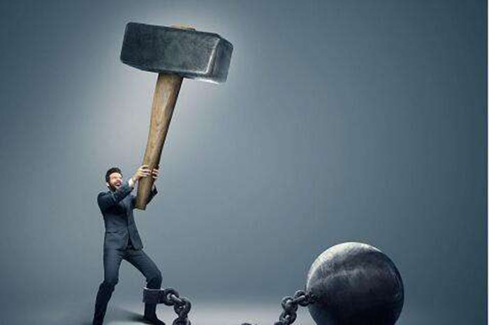 职场如何挖坑同事的技巧,职场怎么对付抢功劳的人