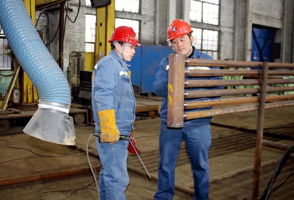 焊接工人劳模事迹,焊花劳模