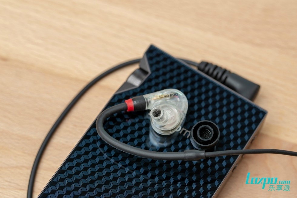 各大厂商的顶级旗舰耳机,三分钟带你了解这家店