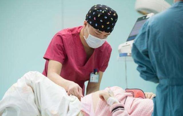 医院妇产科为什么要男医生,为什么医院妇产科会有男医生