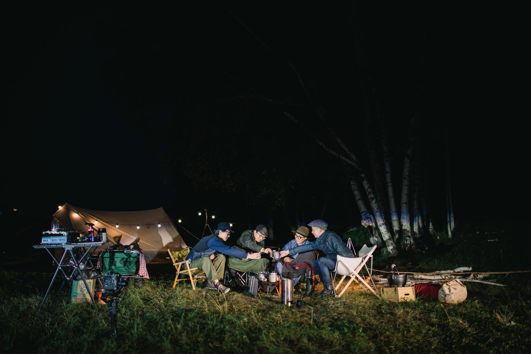 拥有这21件高颜值户外装备,让我们的草原野餐会像家里般优雅