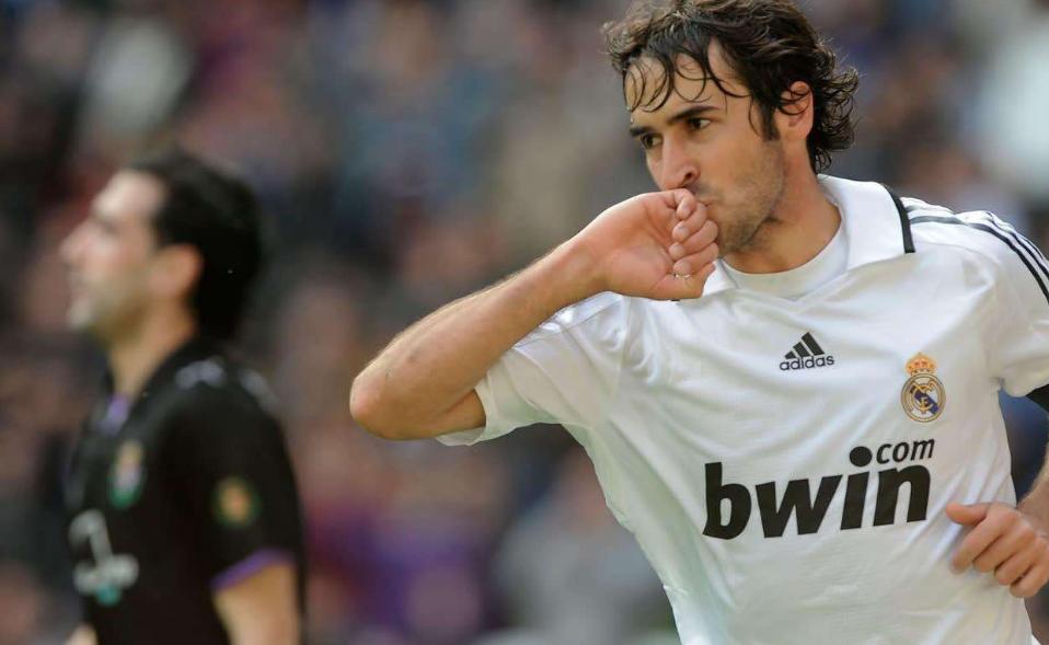 足坛对妻子最忠诚专一的男人,足坛好丈夫