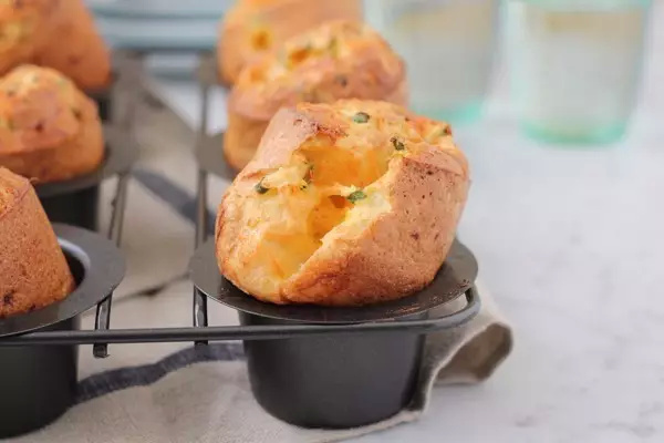 再把我叫做“泡芙”就和你拼命！老纸的名字是：约克夏布丁