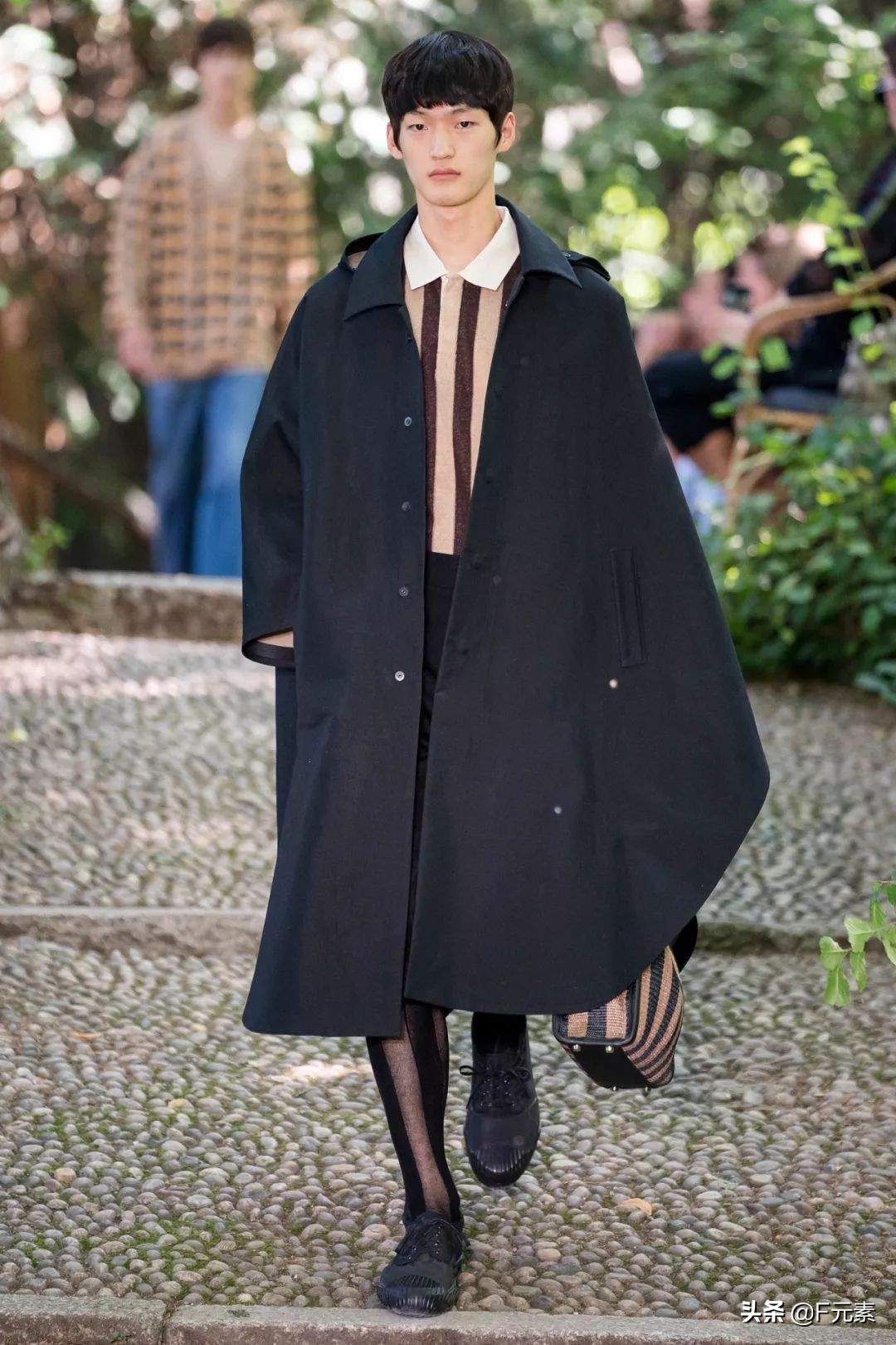 fendi2022春夏男装系列包款,fendi2020秋冬男装秀设计理念