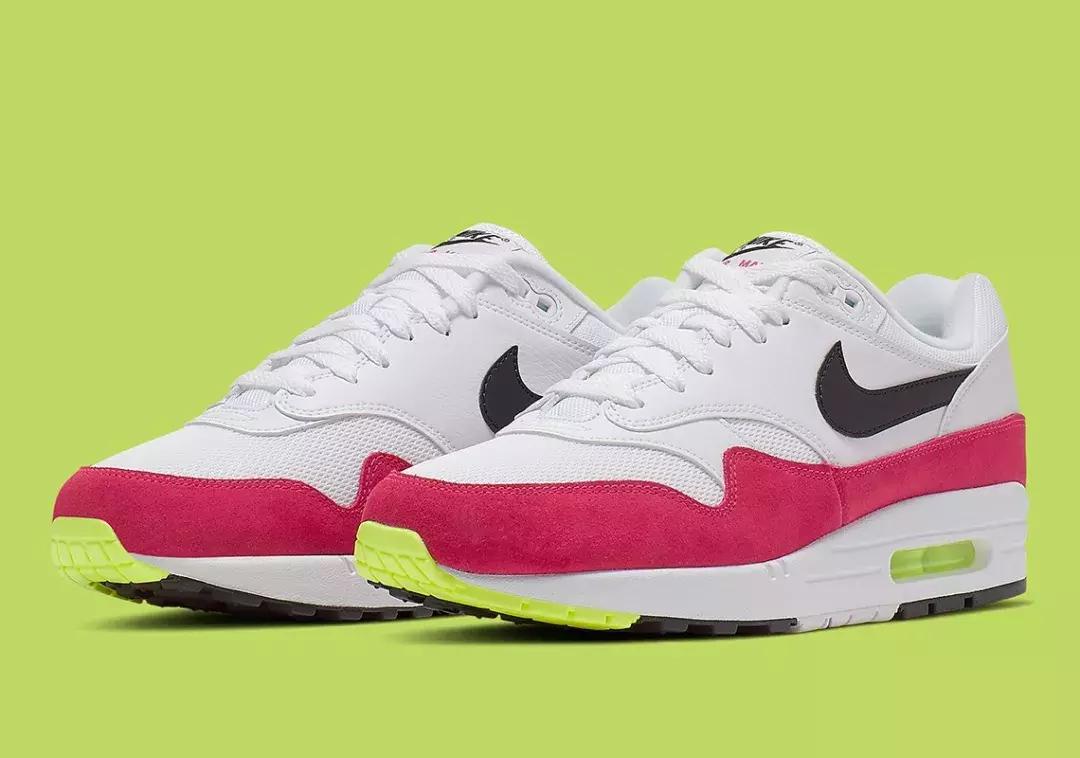 厚底小白鞋过时了吗,小白鞋永久不过时