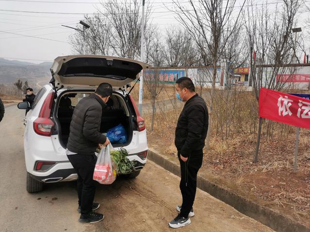 隔离疫情不隔爱守望相助暖人心,隔离病毒不隔爱居家隔离亦温暖