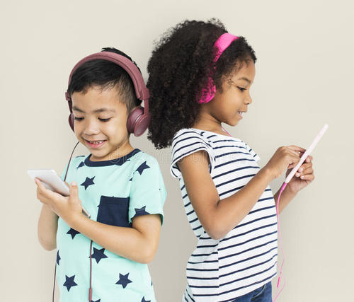 怎么样正确引导孩子粗暴性问题,小孩爱摸别人东西应该怎么教育