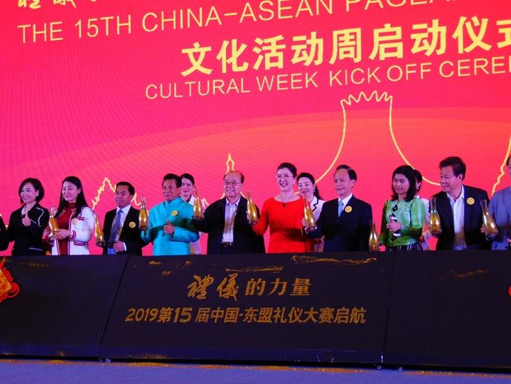 如何成为优秀的总裁助理？潘玲老师是这样指点大学生的