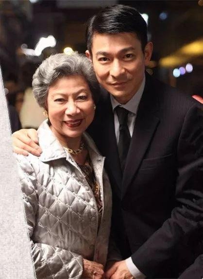 “鬼后”罗兰：凭裘千尺走红，87岁无人敢娶，却被古天乐视为亲人