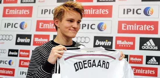 练习时长两年半的皇马练习生，喜欢唱跳rap足球。。。