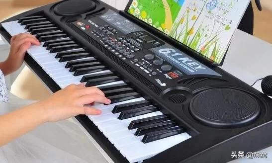 初学电子琴怎样配单指和弦,学电子琴怎样编配指法