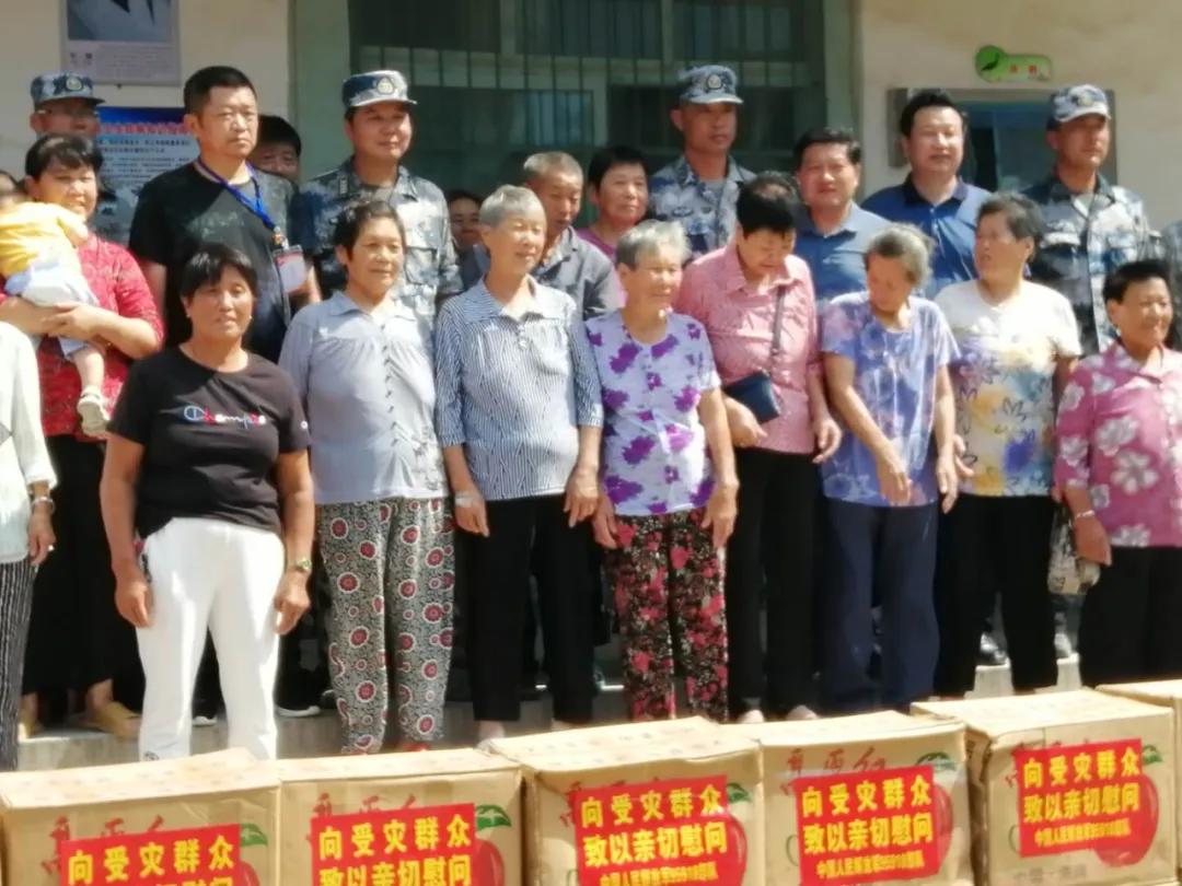 俯首甘为孺子牛——洪湖市民政局28名干部汛期抢险安置工作纪实