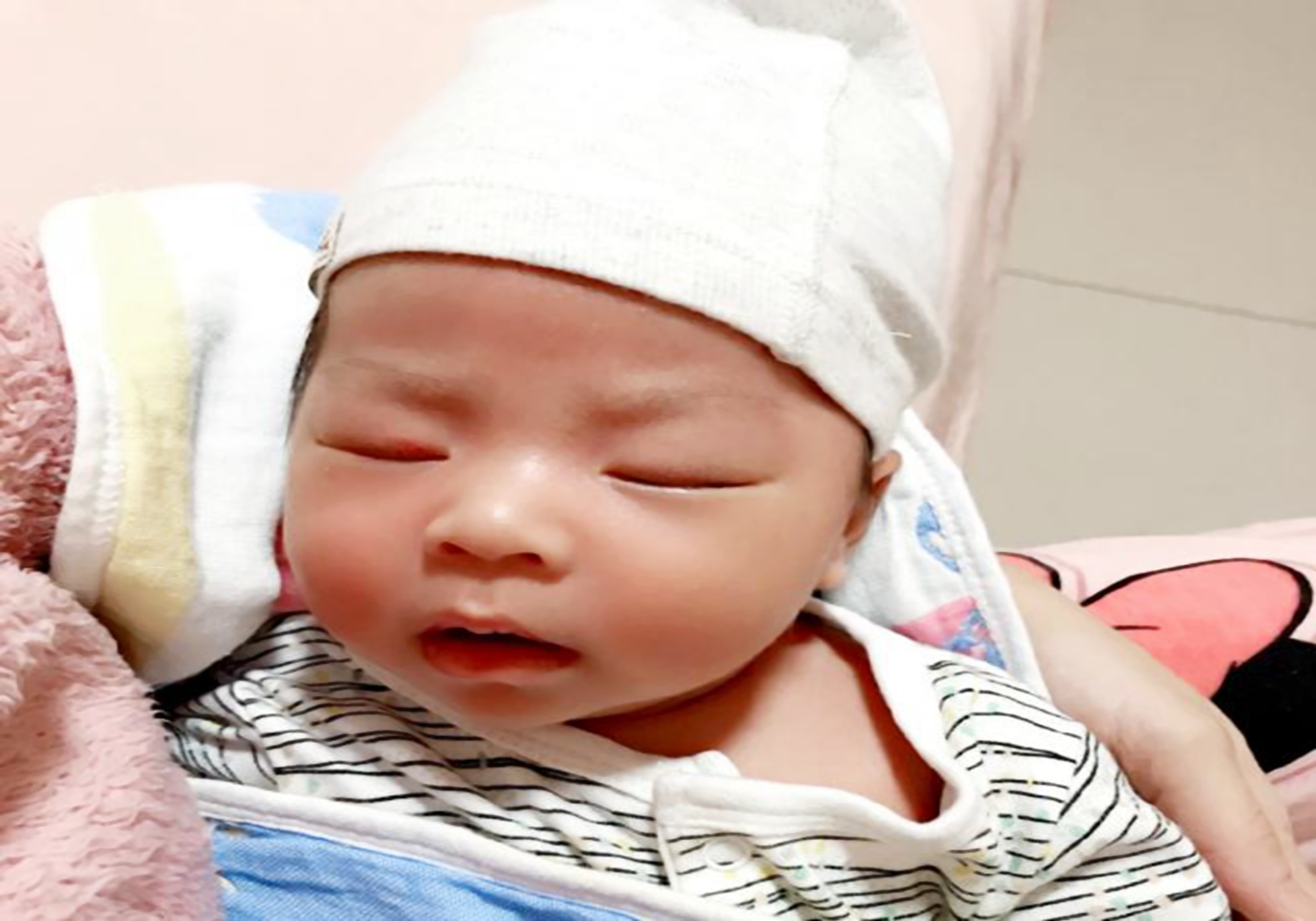 小孩睡觉盖被厚度,如何知道宝宝盖被厚度合适