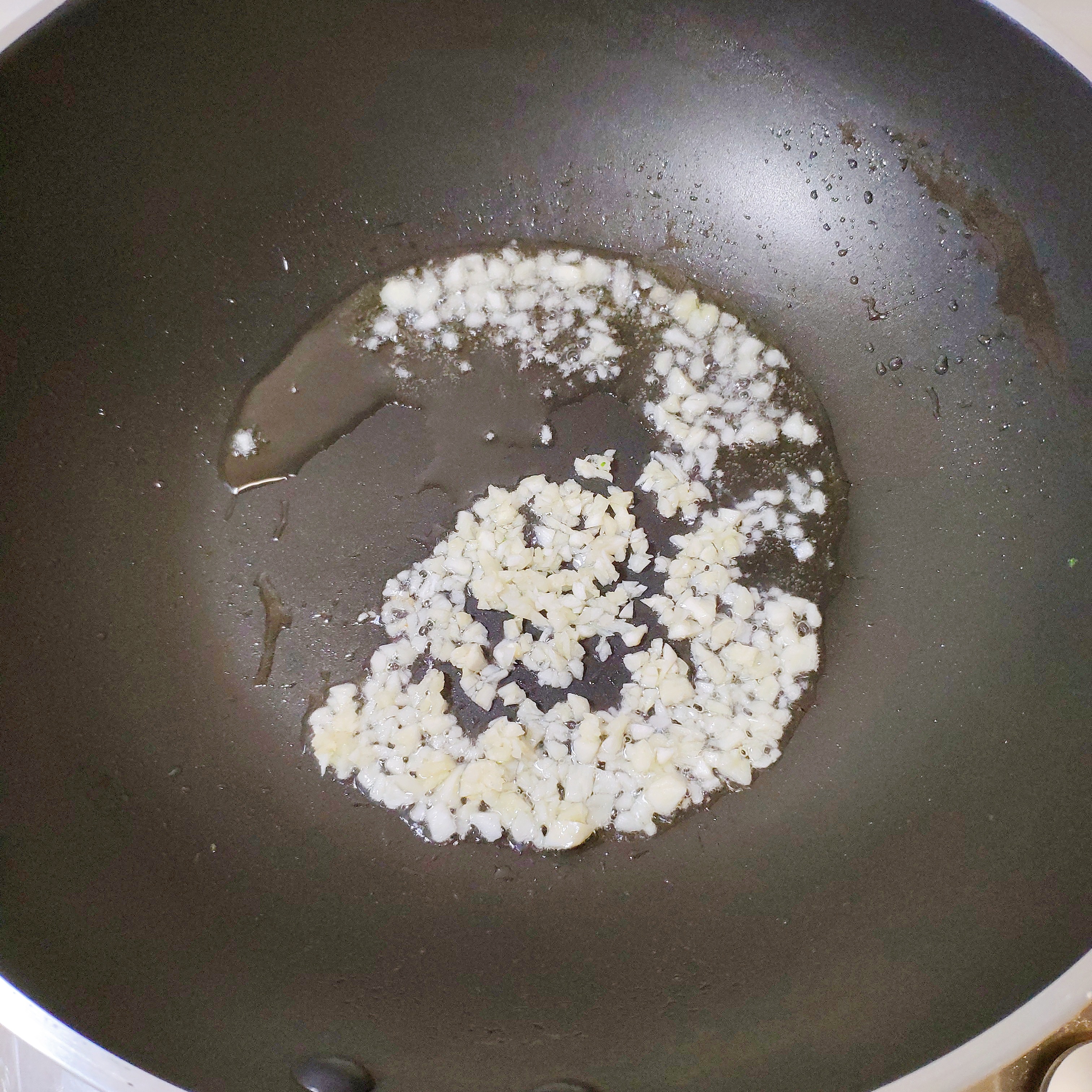 炒西兰花青翠不发黄，关键的1步不能省，清爽不油腻，多吃也不胖