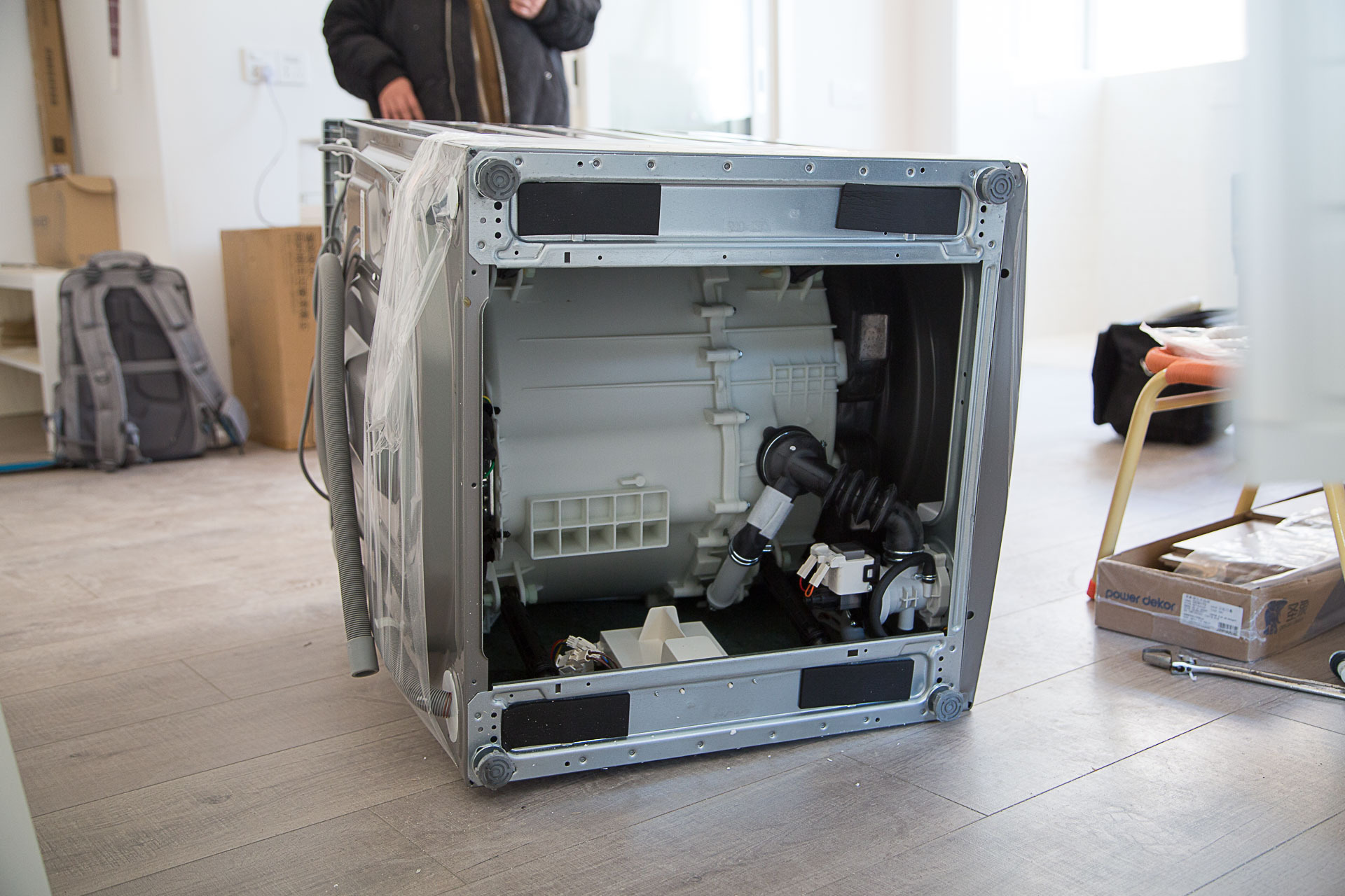 美的挂壁式洗烘洗衣机,美的洗烘一体洗衣机直驱