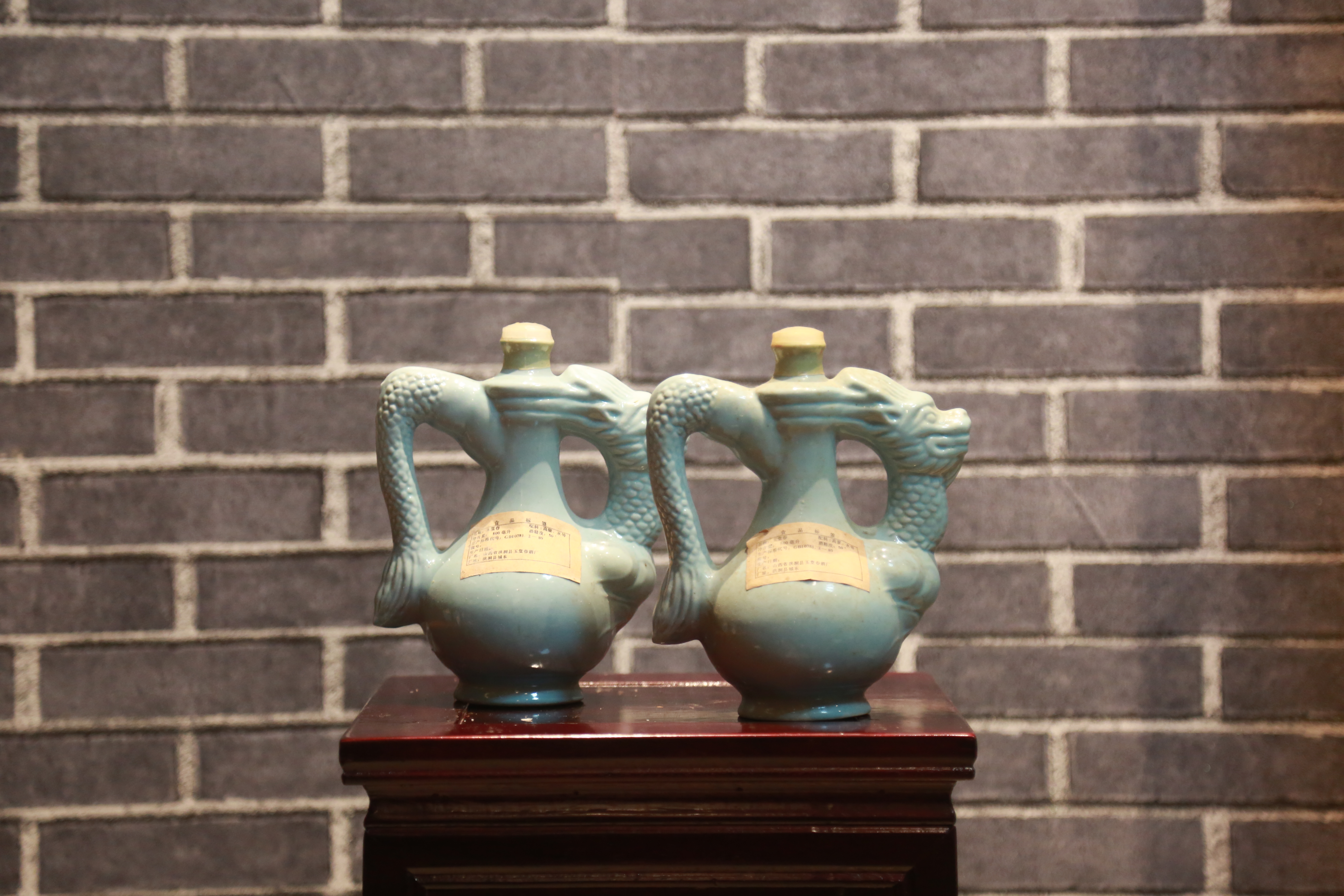 千册案卷诗煮酒，书简笔艳叹城垣——90后和他的佛系酒庄