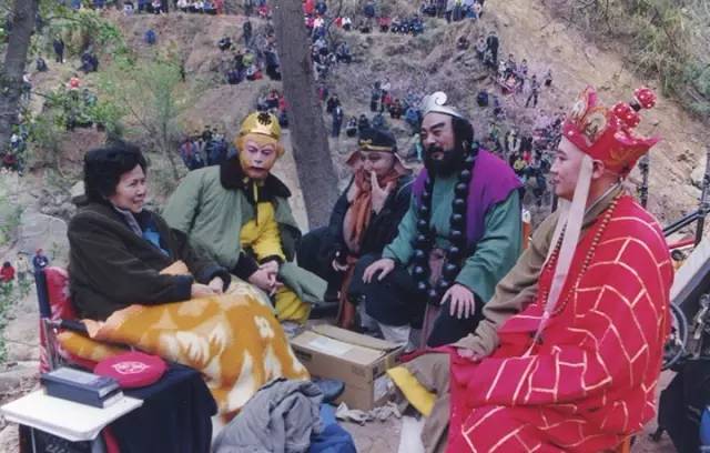 六小龄童避评周星驰,周星驰如何回应六小龄童