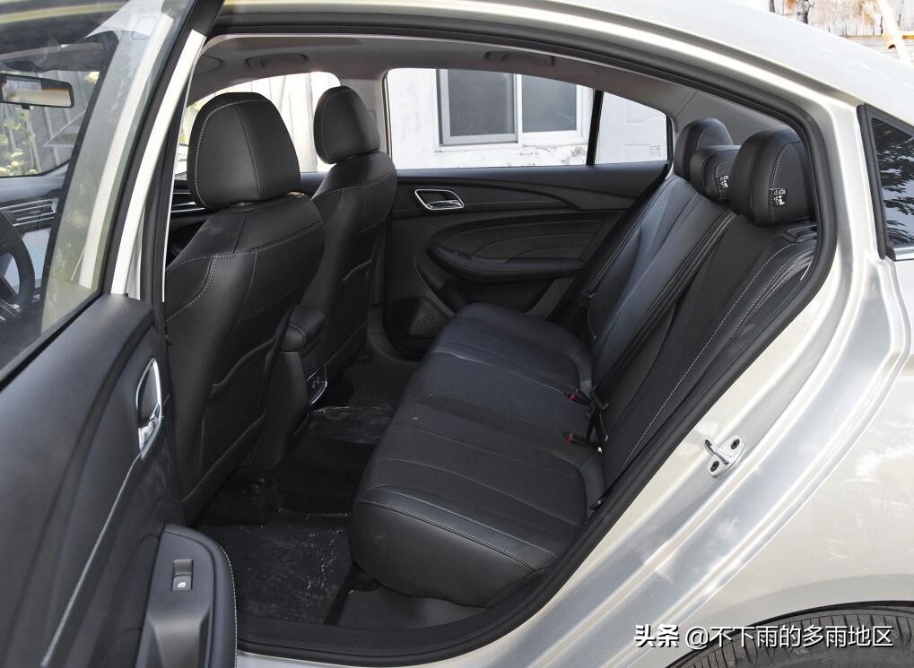 吉利帝豪和荣威i5发动机哪个好,吉利帝豪和i5怎么选