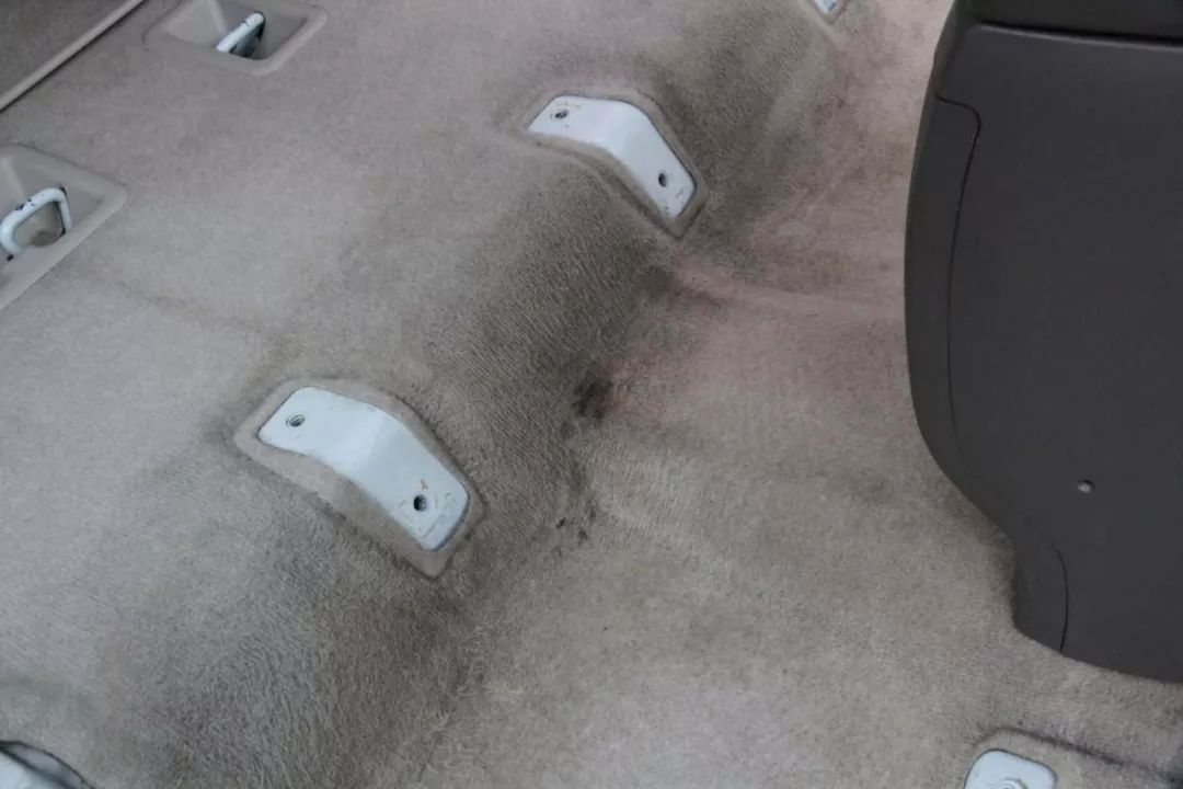 老车翻新：15年后的邂逅，普拉多LC120旧车换新颜，满血复活。